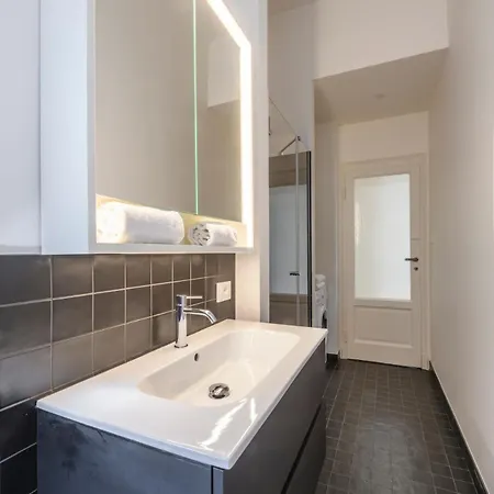 Vigoni 3 - Elegant For 6 People * ميلان
